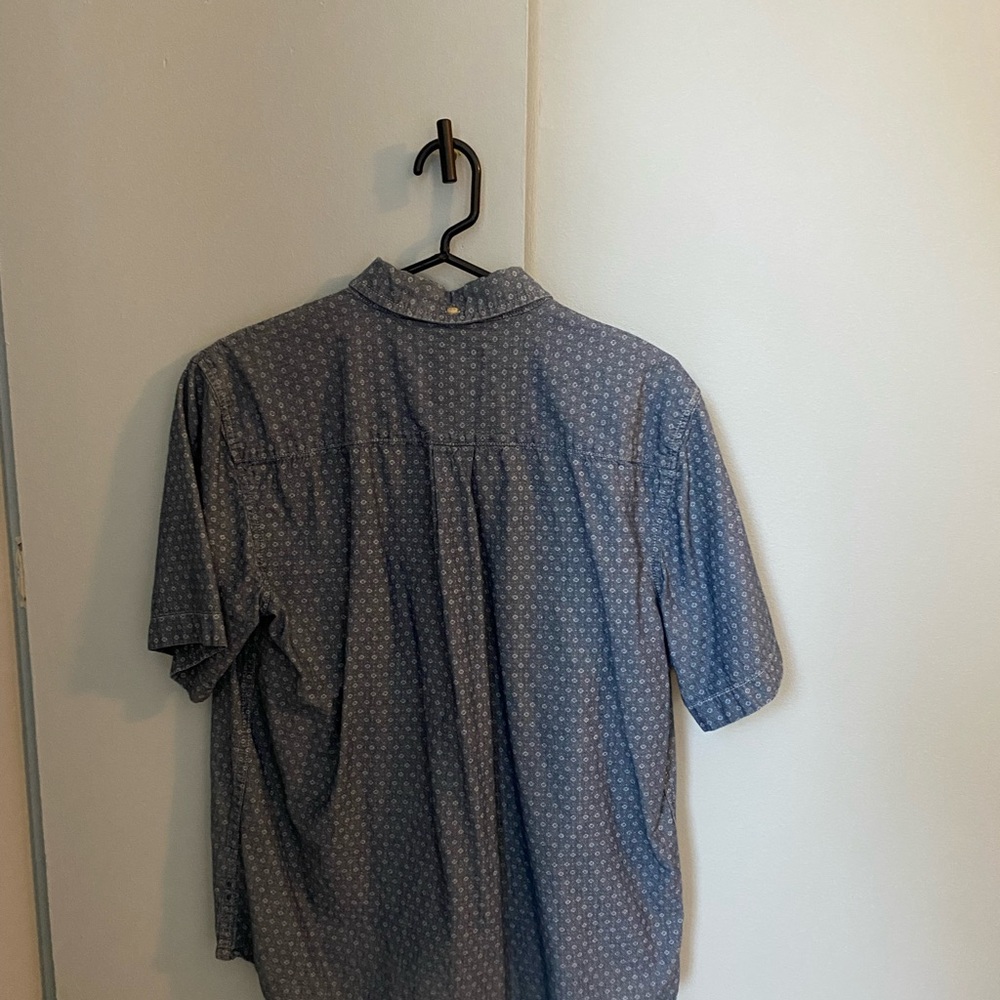 Button down - Picture 2 of 3